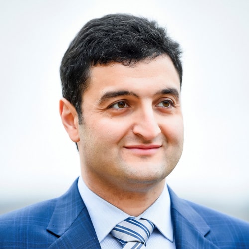 Portrait of Loïc Benathar, president of Nexline Group, expert in digital transformation and industrial automation