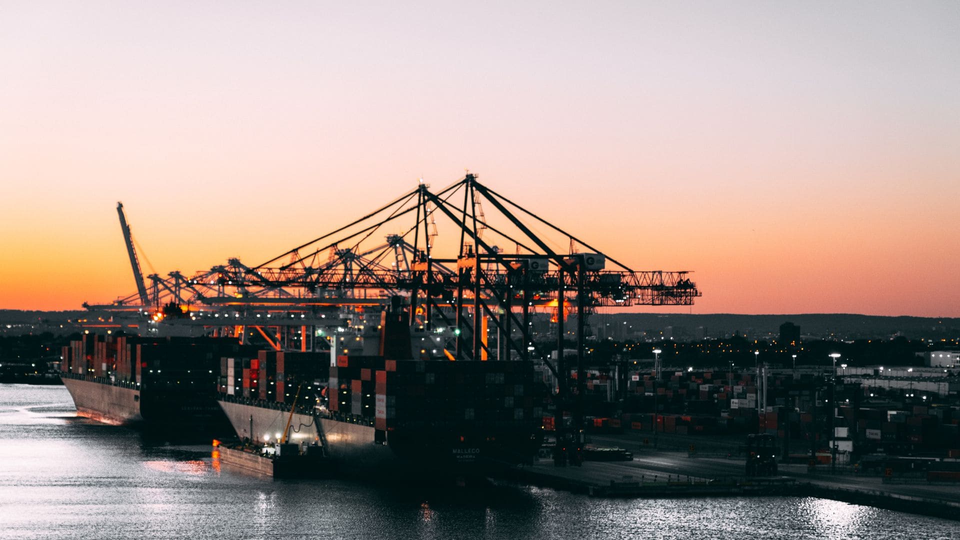 Outsourcing logistics means anticipating flows and gaining agility, as in this port.